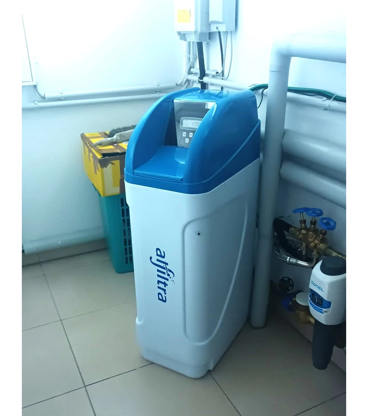 Basic 60 water softening system at the house connection