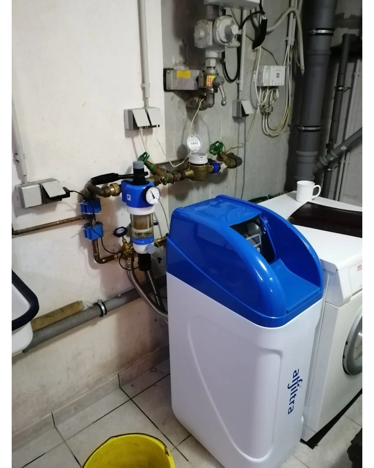 Basic 60 water softener in a carefree package