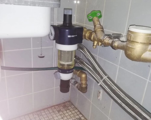 Rückspülbarer Wasserfilter am Hausanschluss